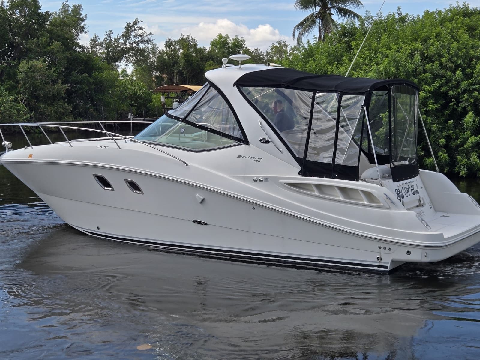 2010 Sea Ray 330 Sundancer - Photo 3