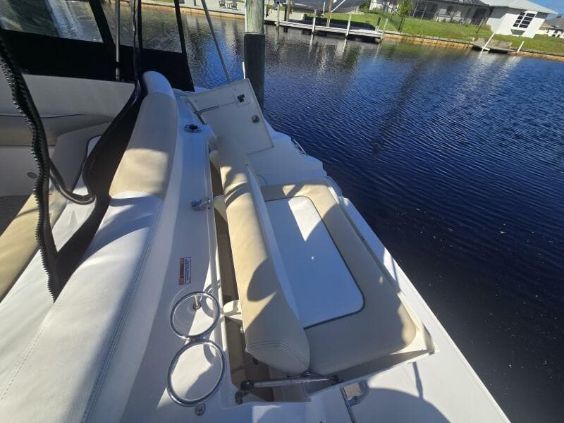 2010 Sea Ray 330 Sundancer - Photo 11