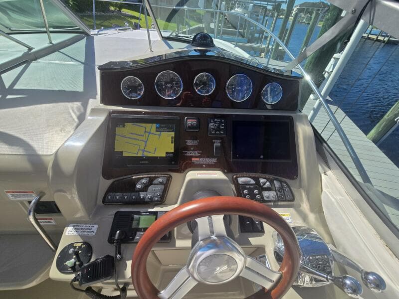 2010 Sea Ray 330 Sundancer - Photo 20