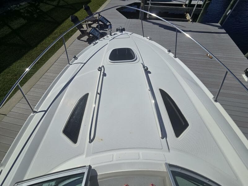 2010 Sea Ray 330 Sundancer - Photo 17