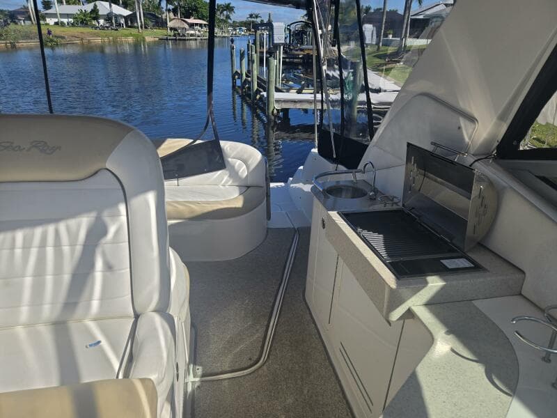 2010 Sea Ray 330 Sundancer - Photo 14