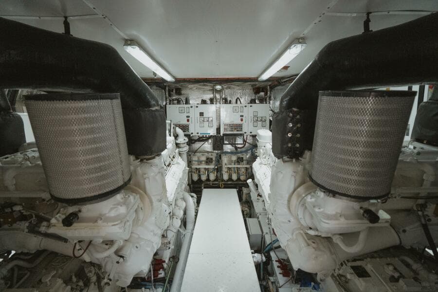 1996 87 Oceanfast Enclosed Bridge Sportfish - Aussie Rules