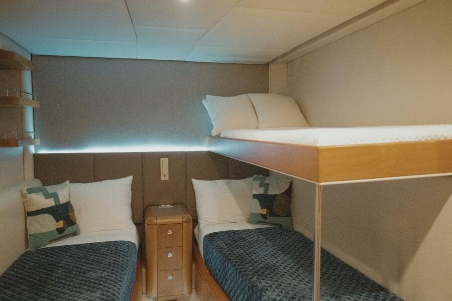 1996 87 Oceanfast Enclosed Bridge Sportfish - Aussie Rules