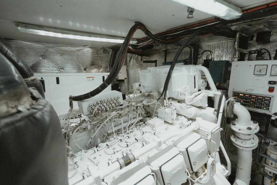 1996 87 Oceanfast Enclosed Bridge Sportfish - Aussie Rules