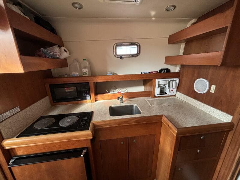 2005 Mainship Pilot 34 Rum Runner II
