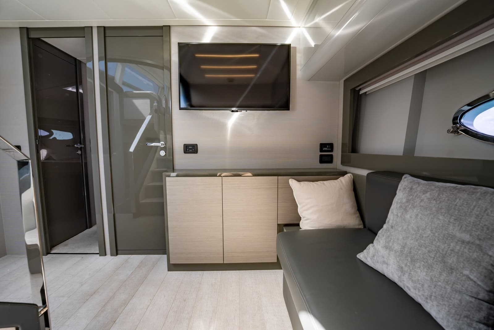 2020 Pershing 62 - Photo 17