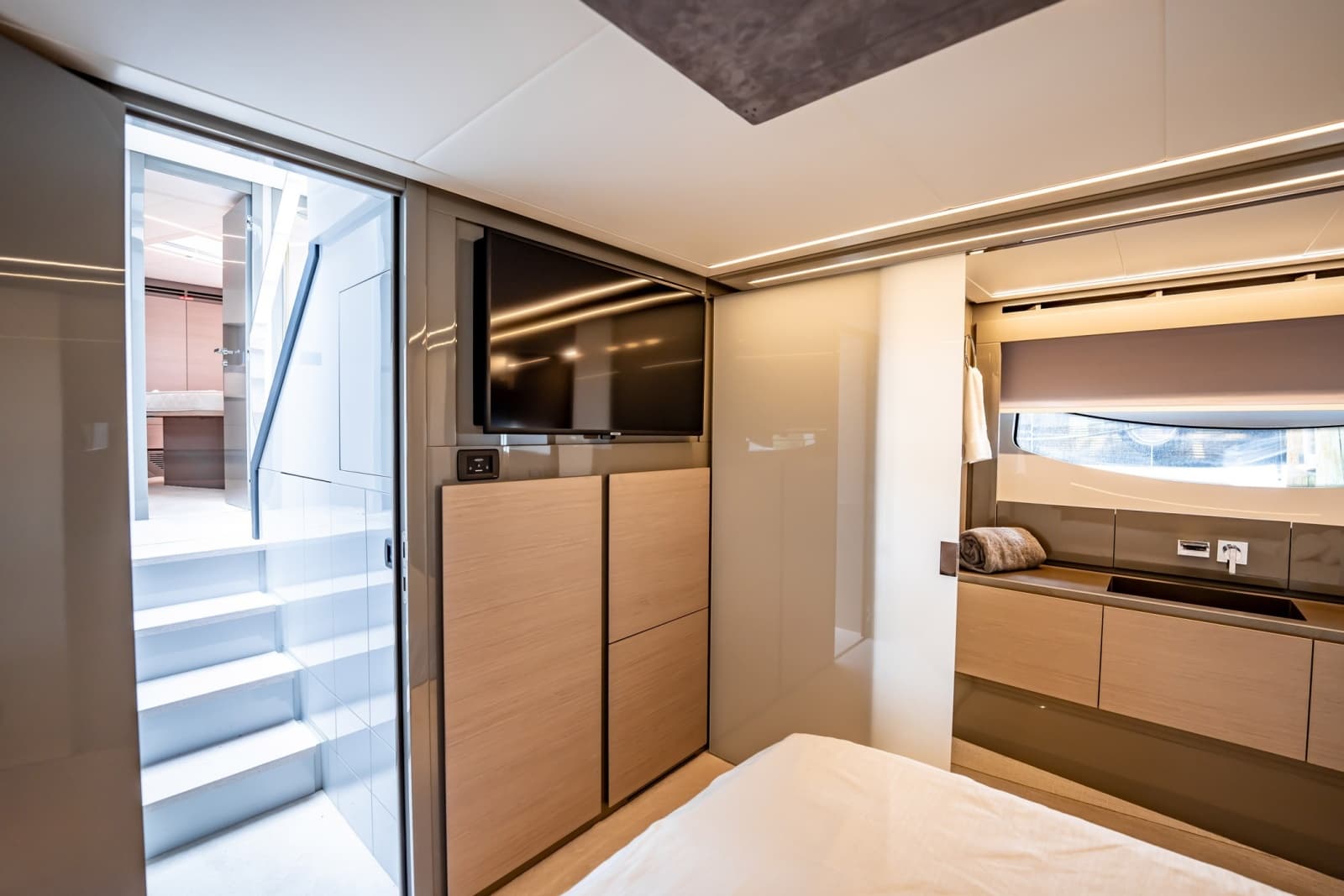 2020 Pershing 62 - Photo 12