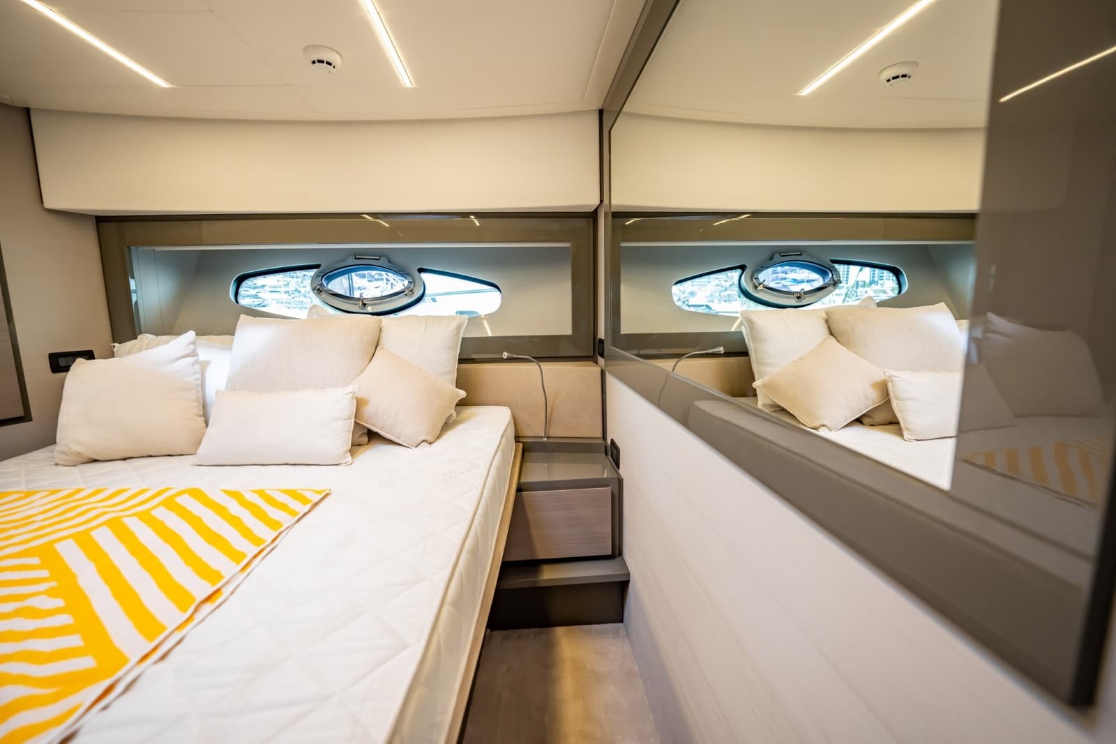 2020 Pershing 62 - Photo 7