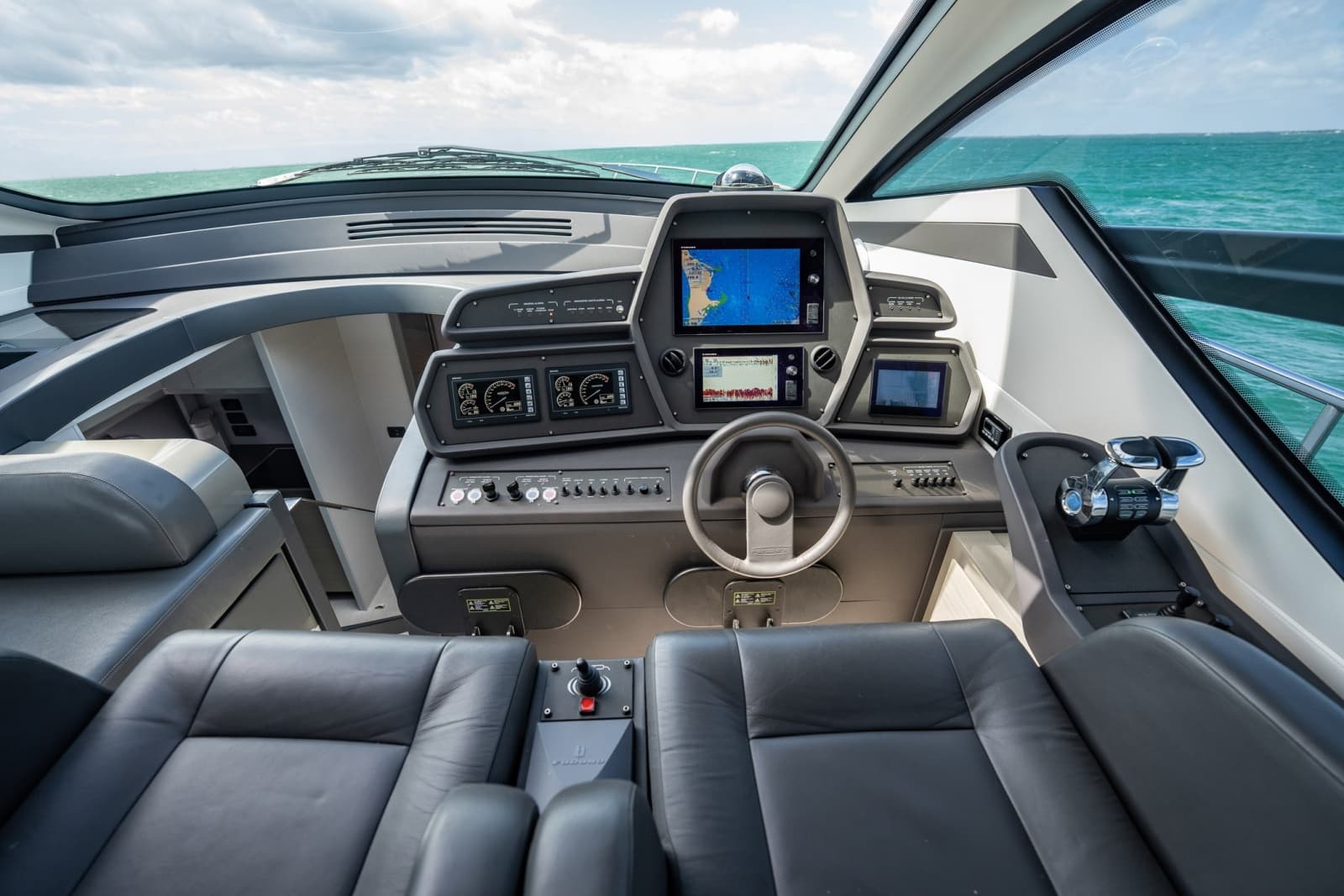 2020 Pershing 62 - Photo 28