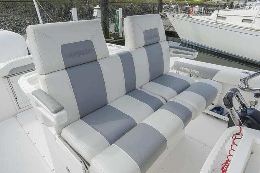2015 Everglades 295 Center Console