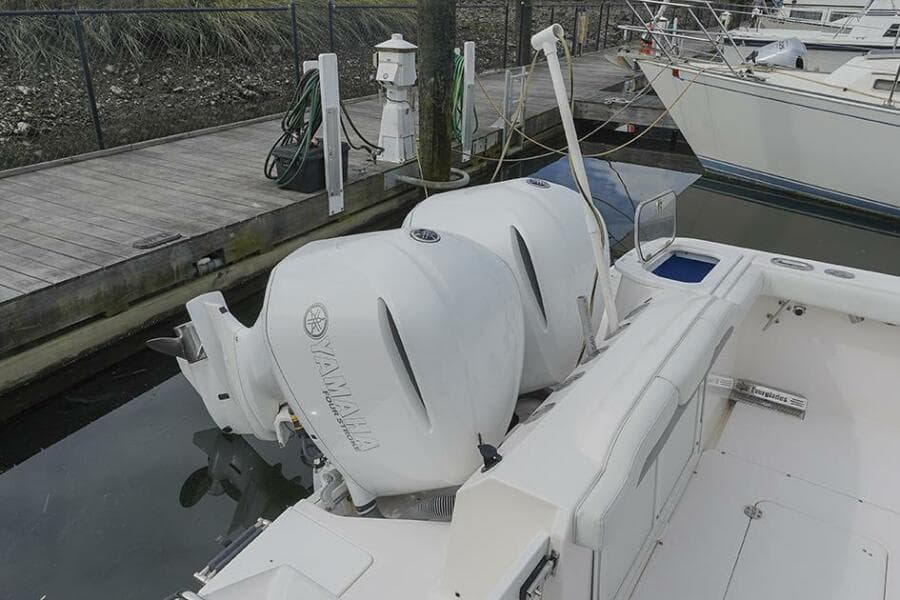 2015 Everglades 295 Center Console
