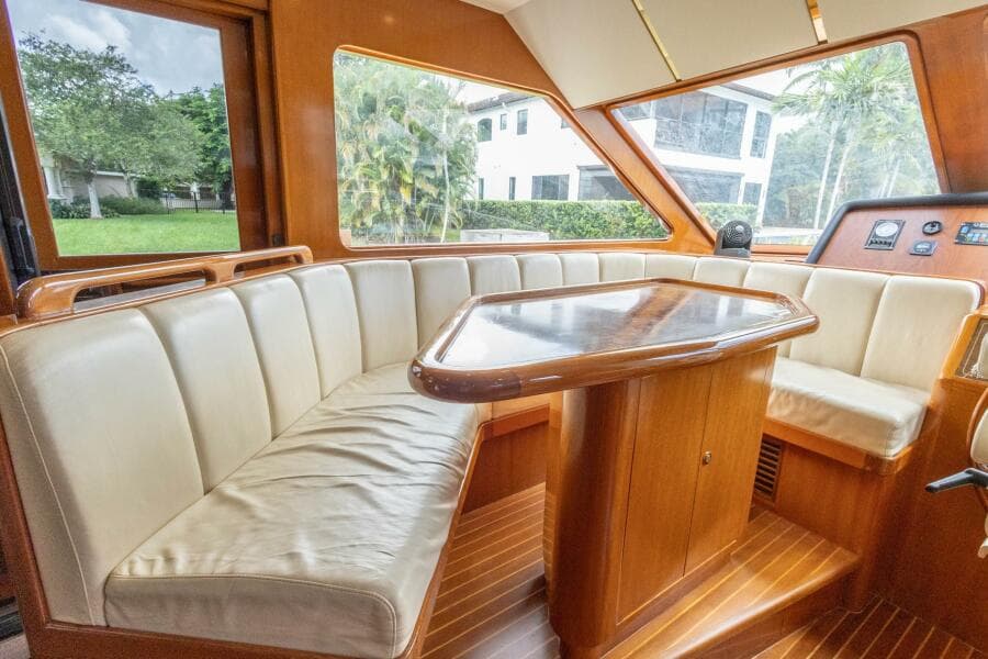 2005 Ocean Alexander Raised Pilothouse Flybridge Sedan