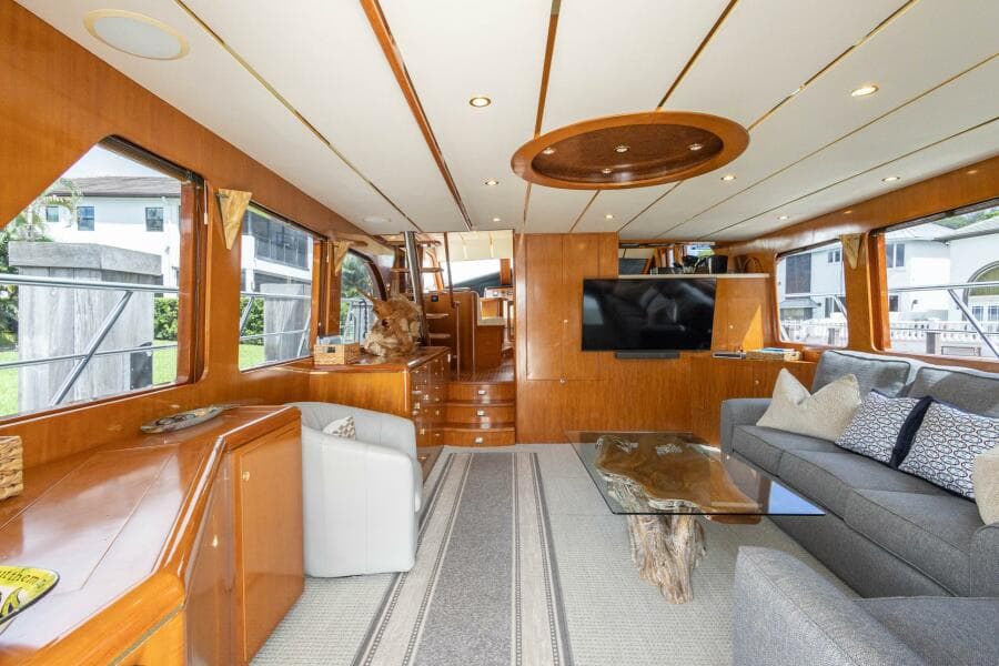 2005 Ocean Alexander Raised Pilothouse Flybridge Sedan