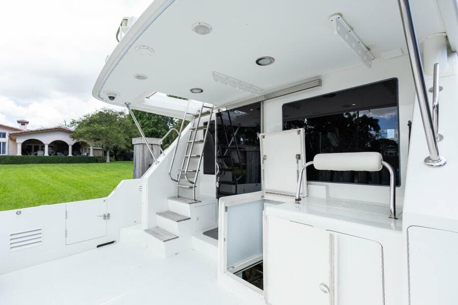 2005 Ocean Alexander Raised Pilothouse Flybridge Sedan