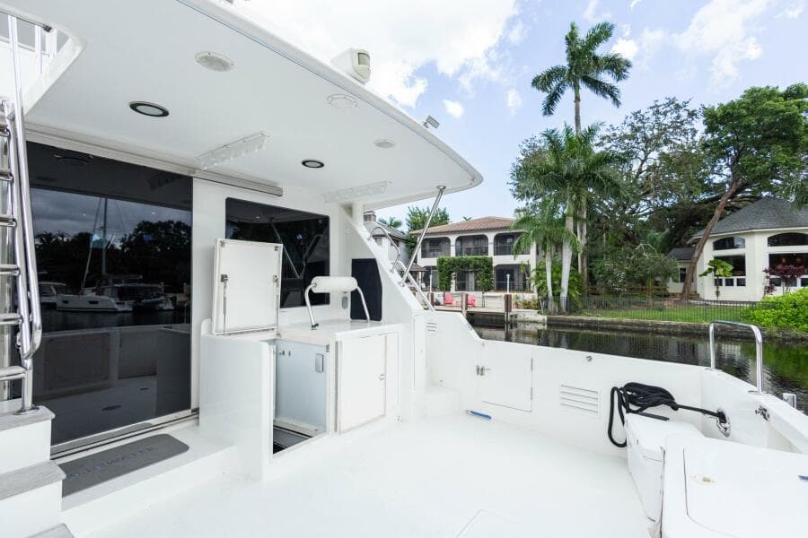 2005 Ocean Alexander Raised Pilothouse Flybridge Sedan