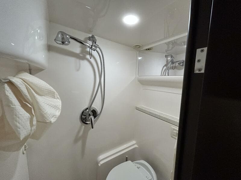 2018 Regal 42 Sport Coupe