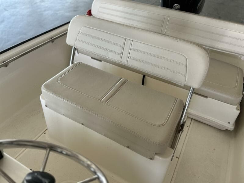2020 Boston Whaler 