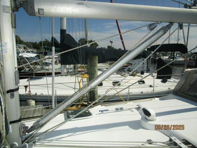 38' Beneteau boom vang2