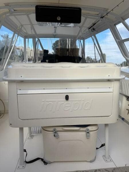 2000 Intrepid 356 Cuddy