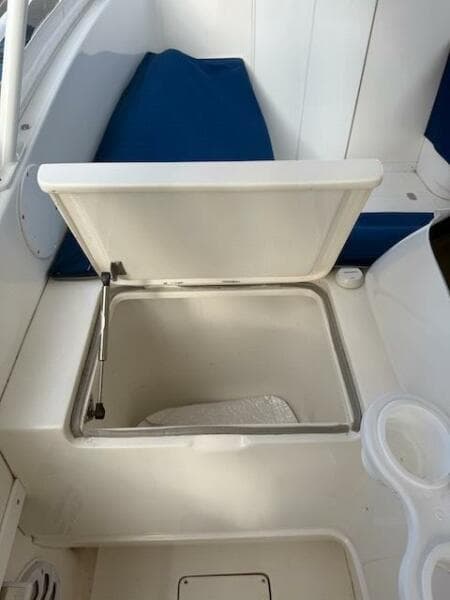 2000 Intrepid 356 Cuddy