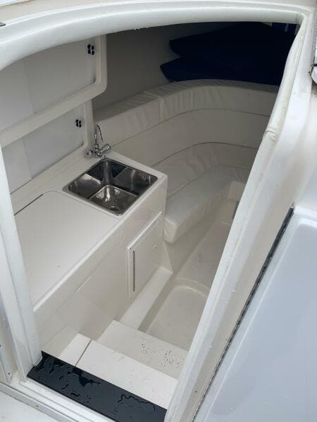 2000 Intrepid 356 Cuddy