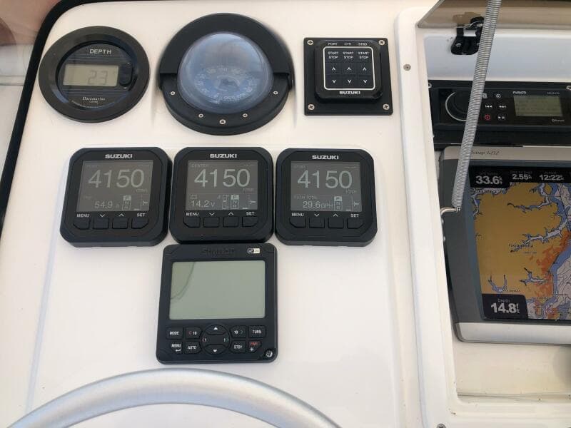 2000 Intrepid 356 Cuddy