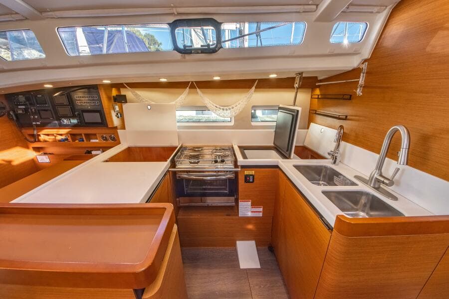 2022 Jeanneau Sun Odyssey 440