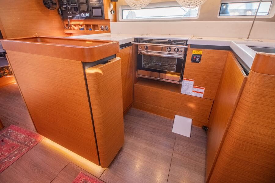 2022 Jeanneau Sun Odyssey 440