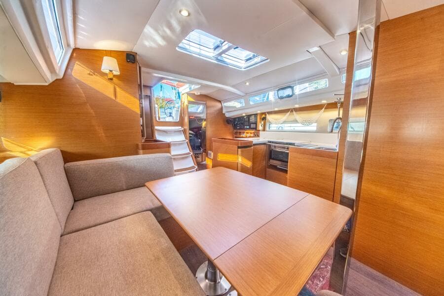 2022 Jeanneau Sun Odyssey 440