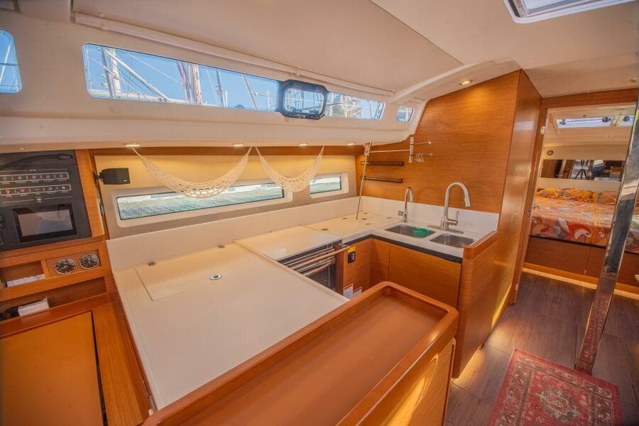 2022 Jeanneau Sun Odyssey 440