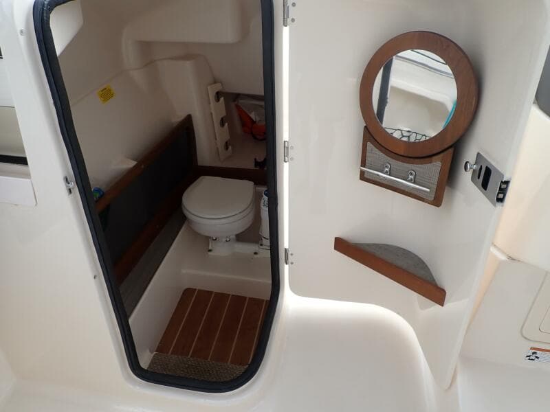 2021 Grady-White 275