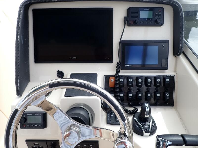 2021 Grady-White 275