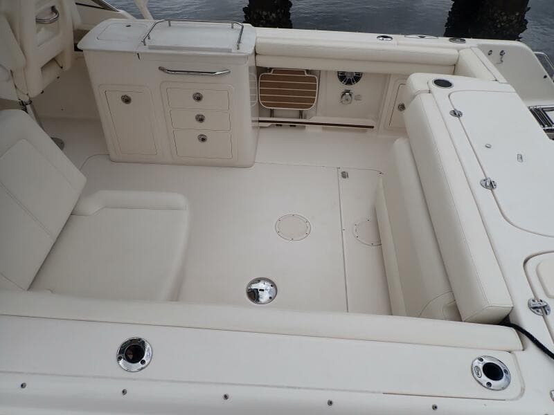 2021 Grady-White 275