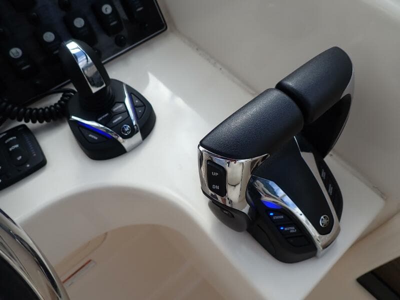 2021 Grady-White 275