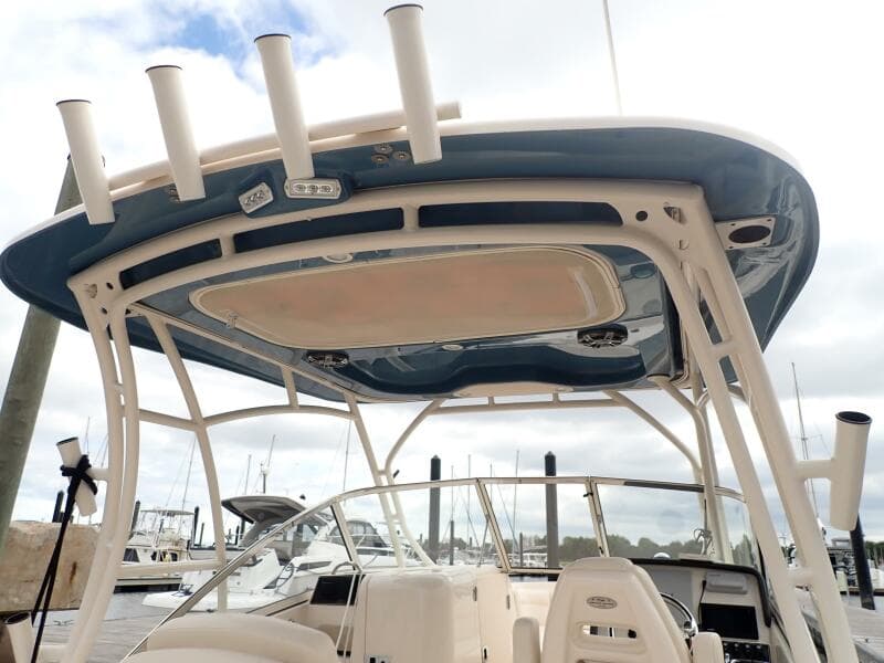 2021 Grady-White 275