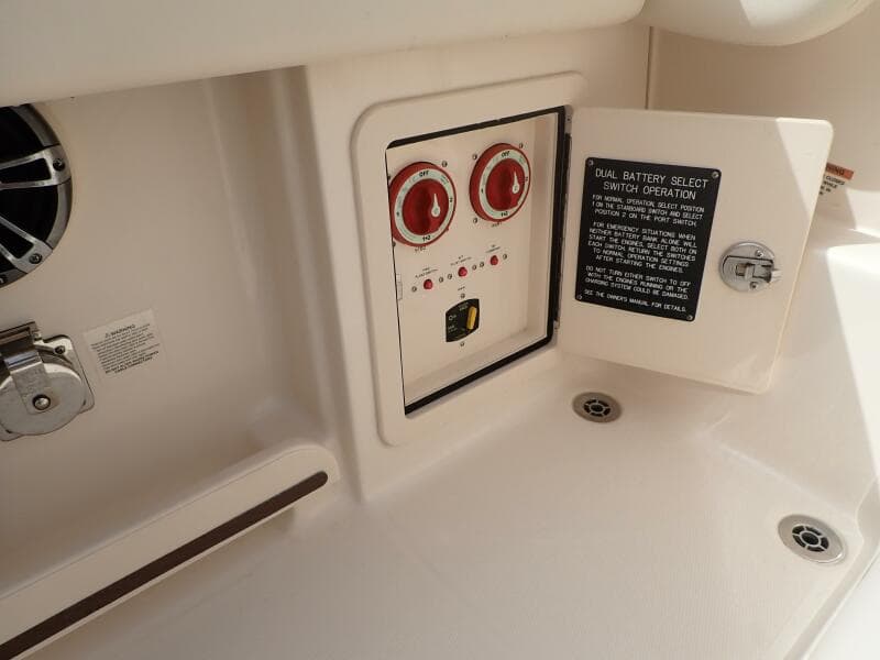 2021 Grady-White 275