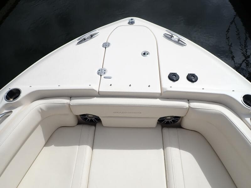 2021 Grady-White 275