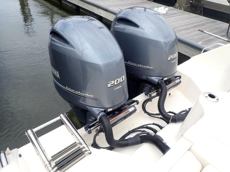 2021 Grady-White 275