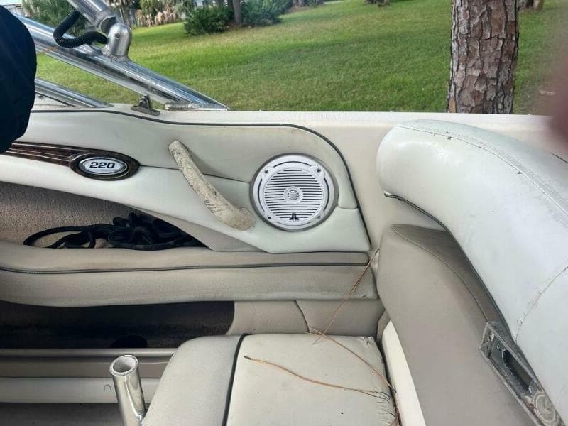 2003 Sea Ray 220 Bow Rider