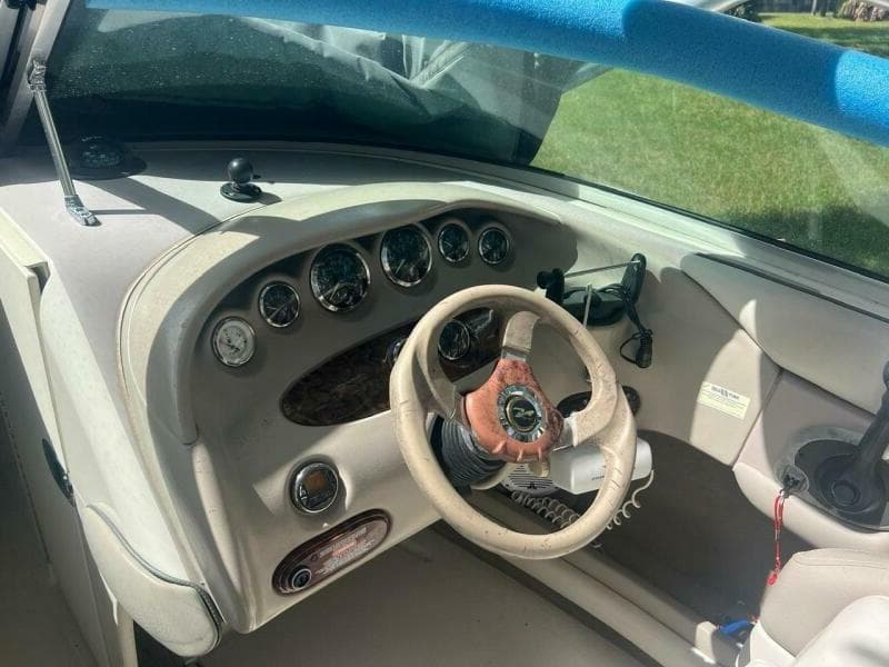 2003 Sea Ray 220 Bow Rider