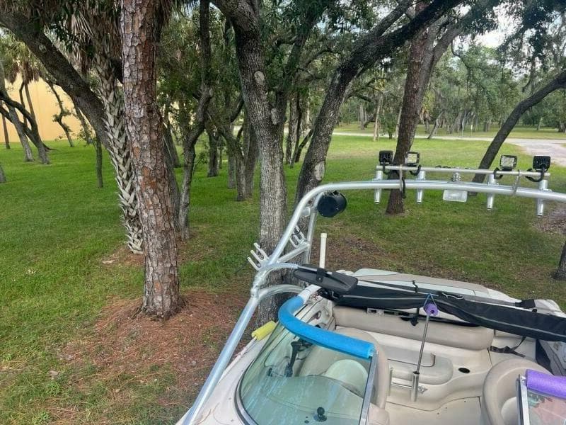 2003 Sea Ray 220 Bow Rider