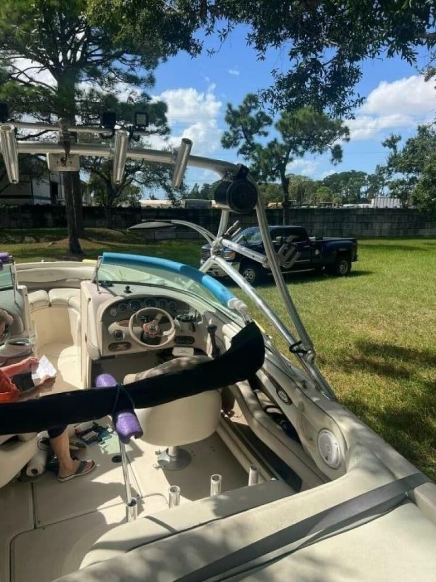 2003 Sea Ray 220 Bow Rider - Photo 22