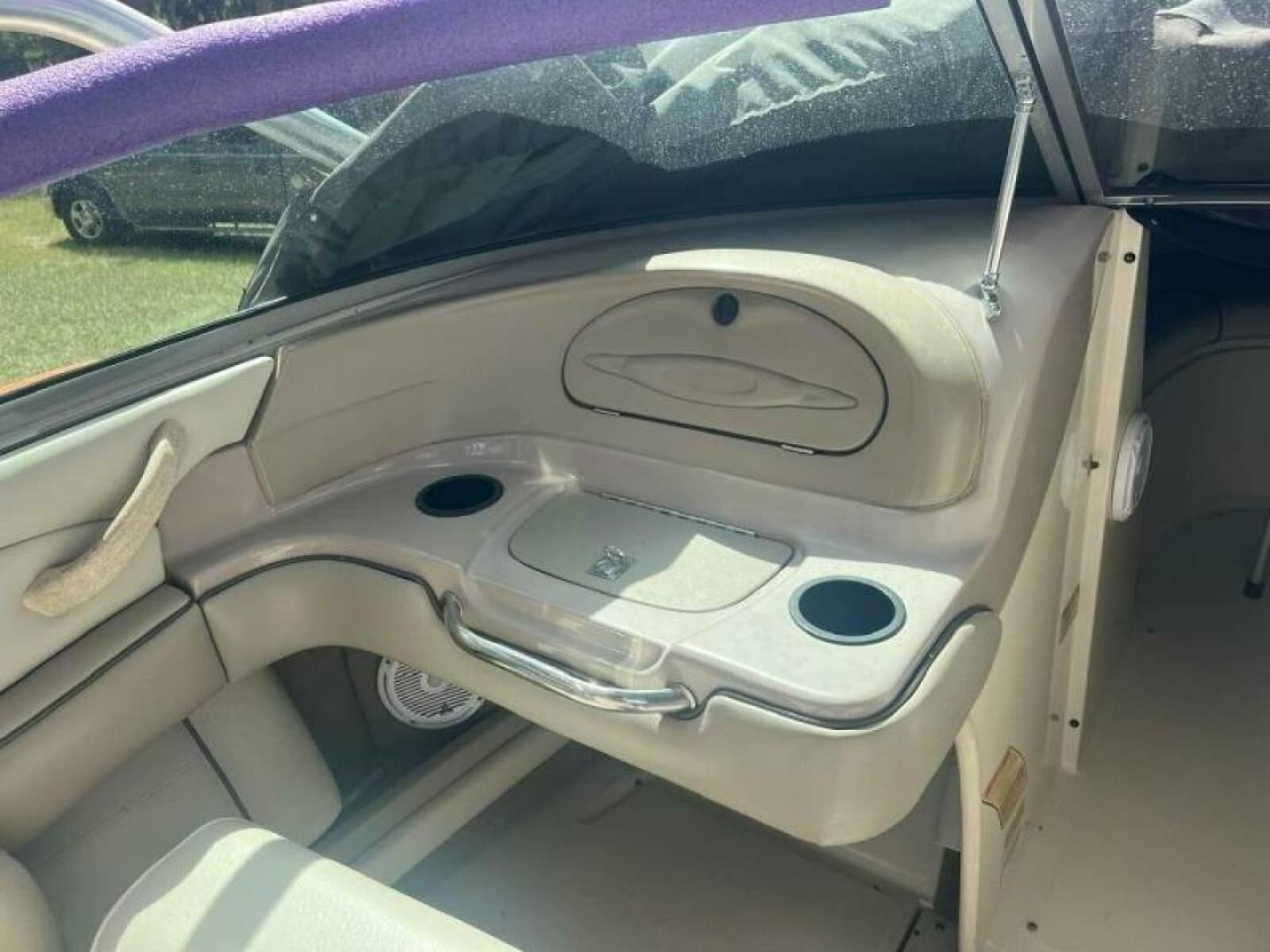 2003 Sea Ray 220 Bow Rider - Photo 9