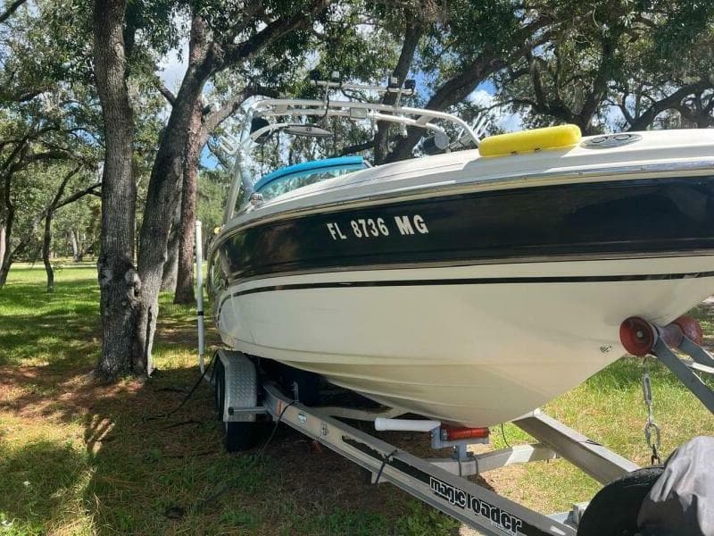 2003 Sea Ray 220 Bow Rider