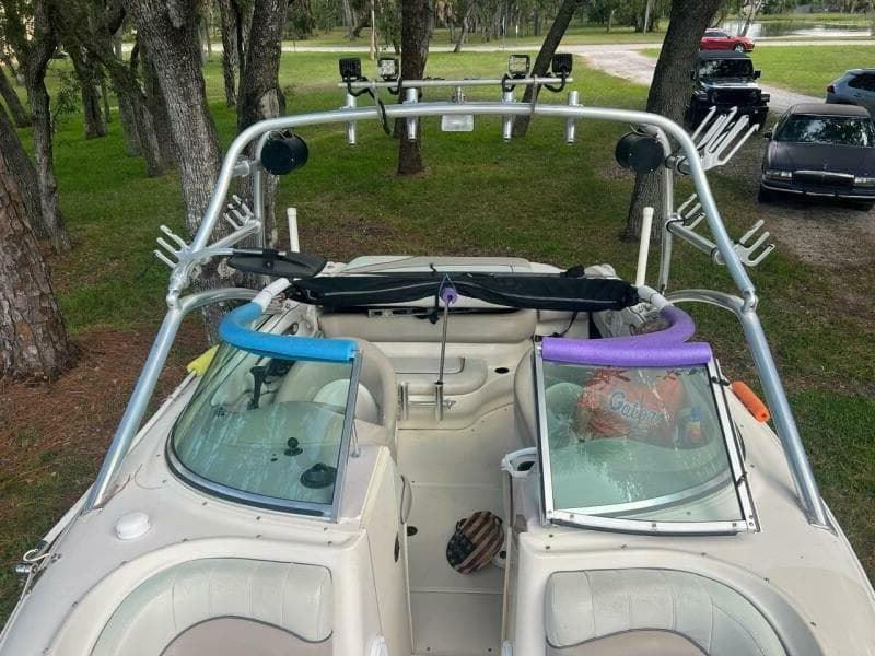 2003 Sea Ray 220 Bow Rider