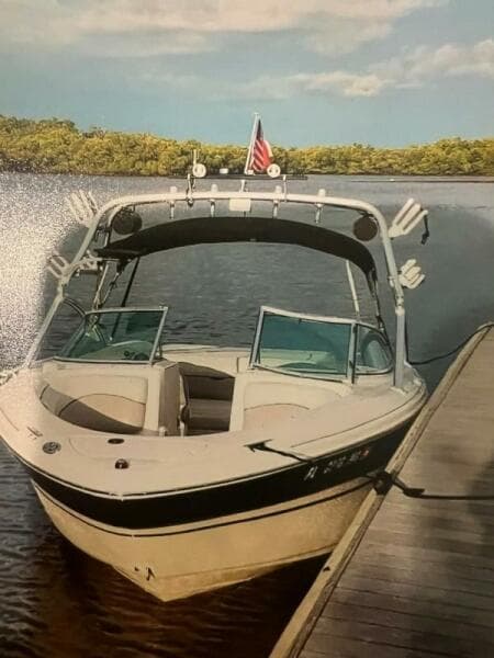 2003 Sea Ray 220 Bow Rider