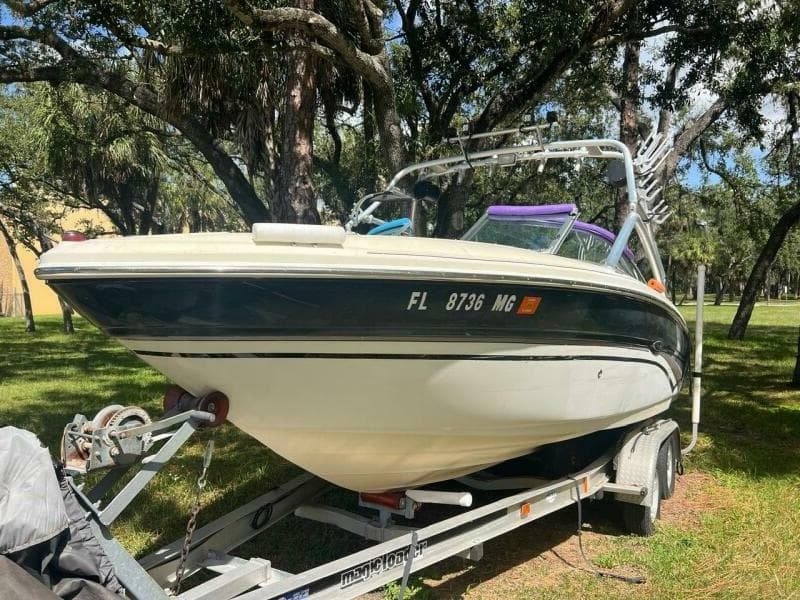 2003 Sea Ray 220 Bow Rider