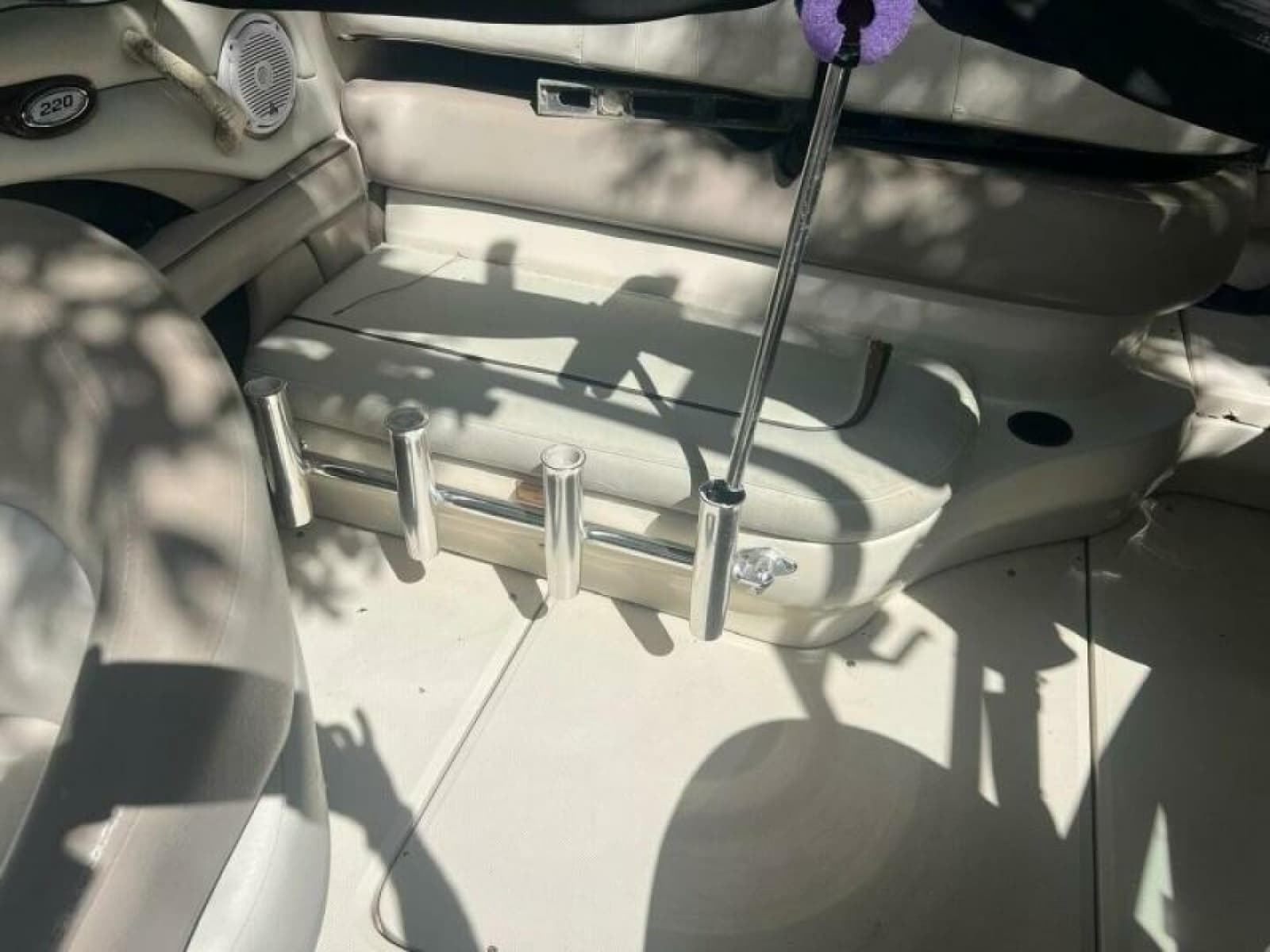 2003 Sea Ray 220 Bow Rider - Photo 11