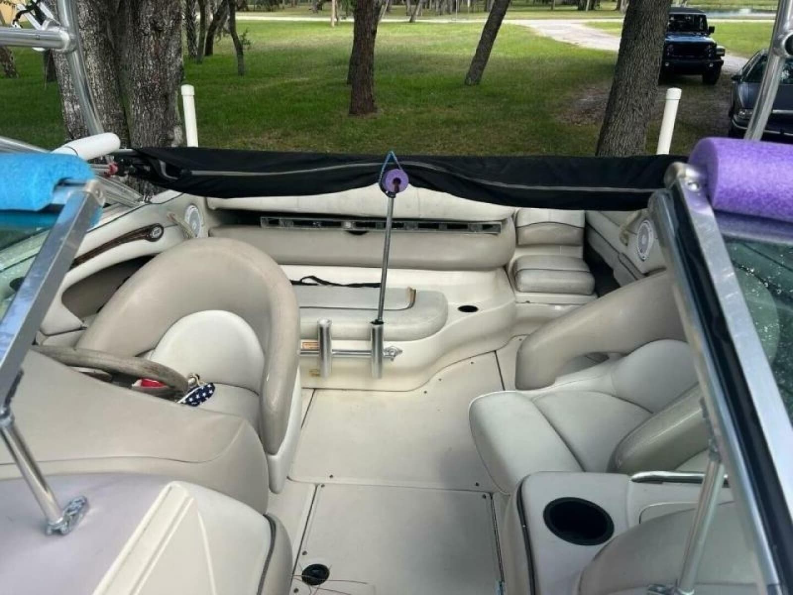 2003 Sea Ray 220 Bow Rider - Photo 10