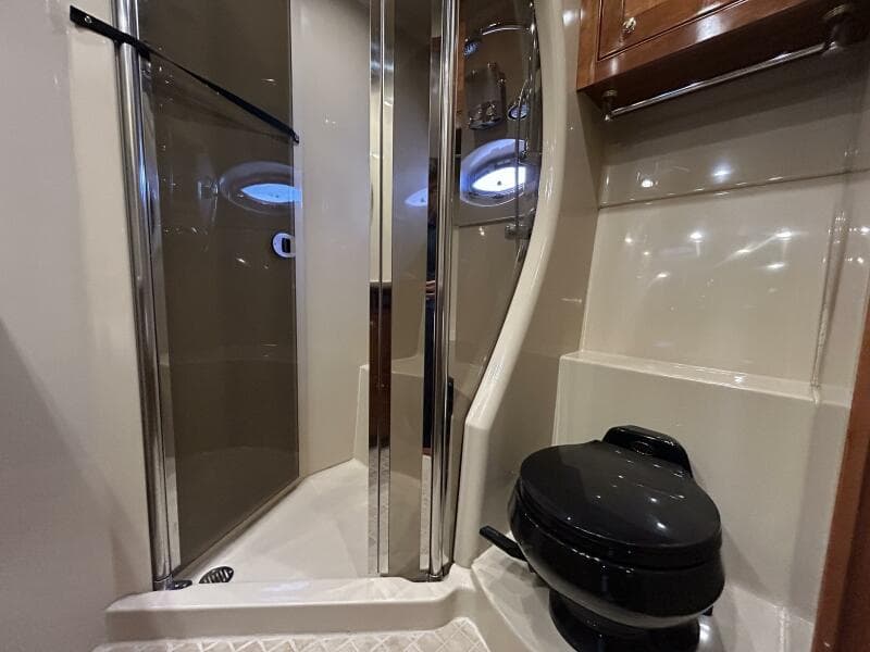 2003 Cruisers Yachts 540 Express